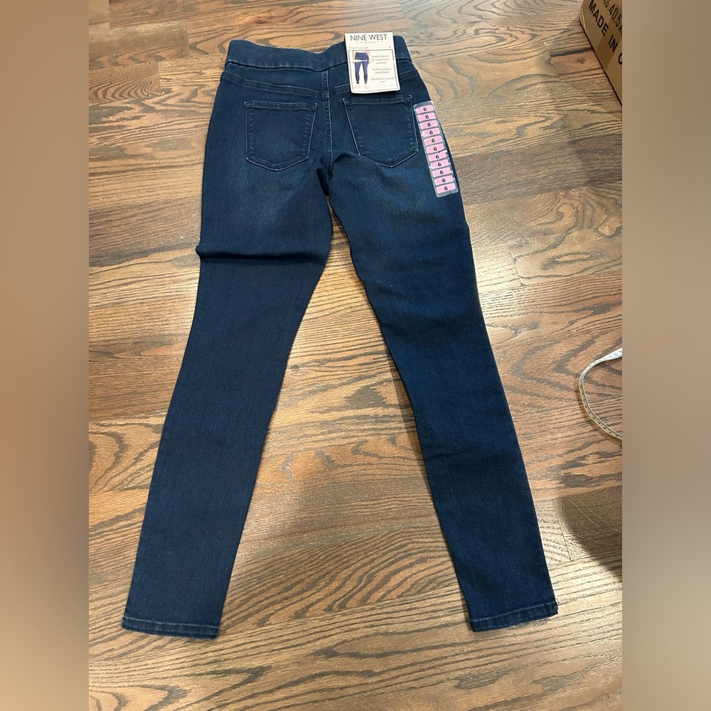 NWT Nine West Heidi Pull-on Jeans - Picture 5 of 5